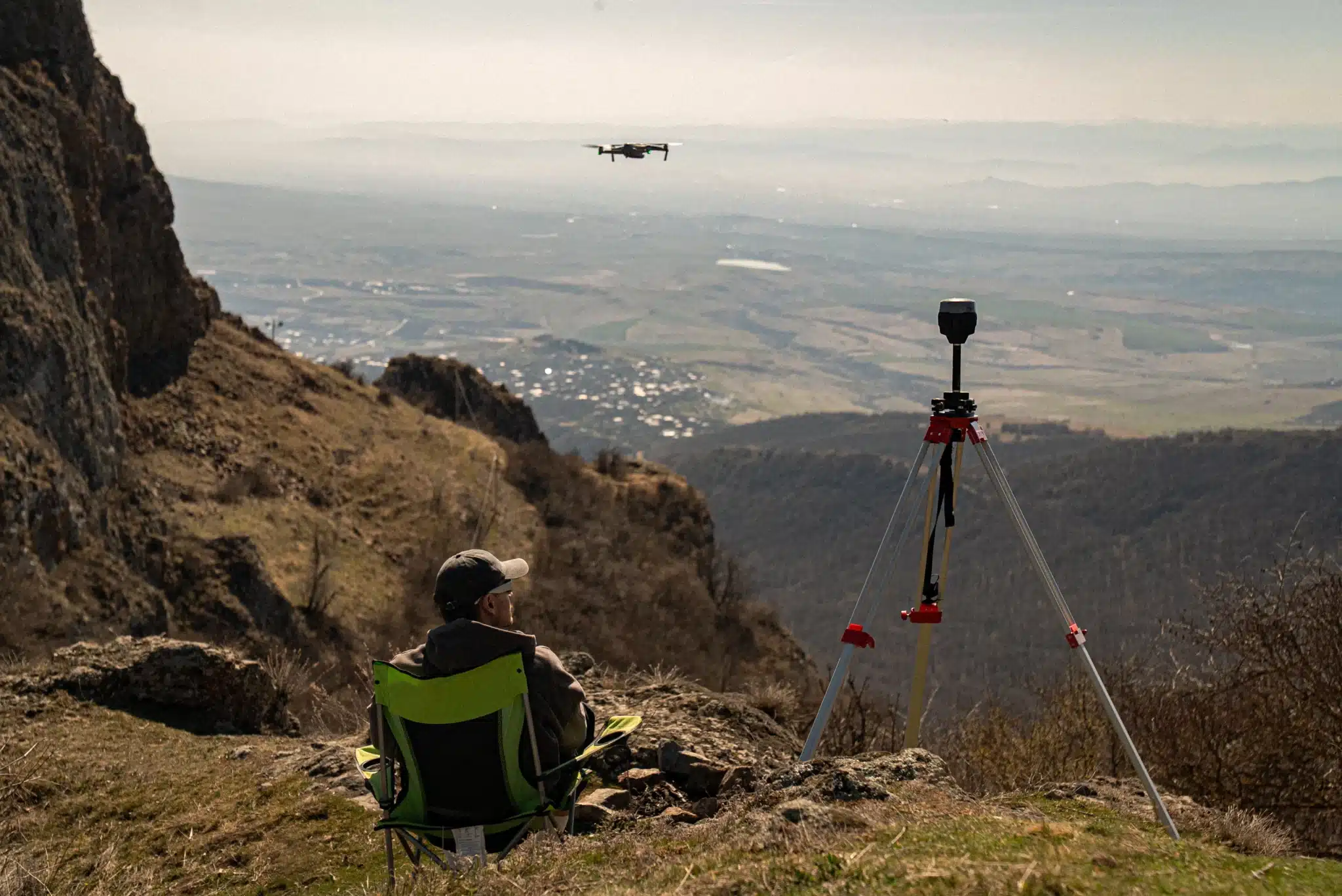 Récepteur GNSS Reach utilisé comme base pour un drone