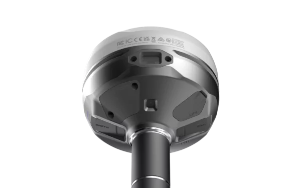 Vue de dessous du Reach RS4 Pro avec sa caméra, carte SIM M2M, radio Lora, UHF